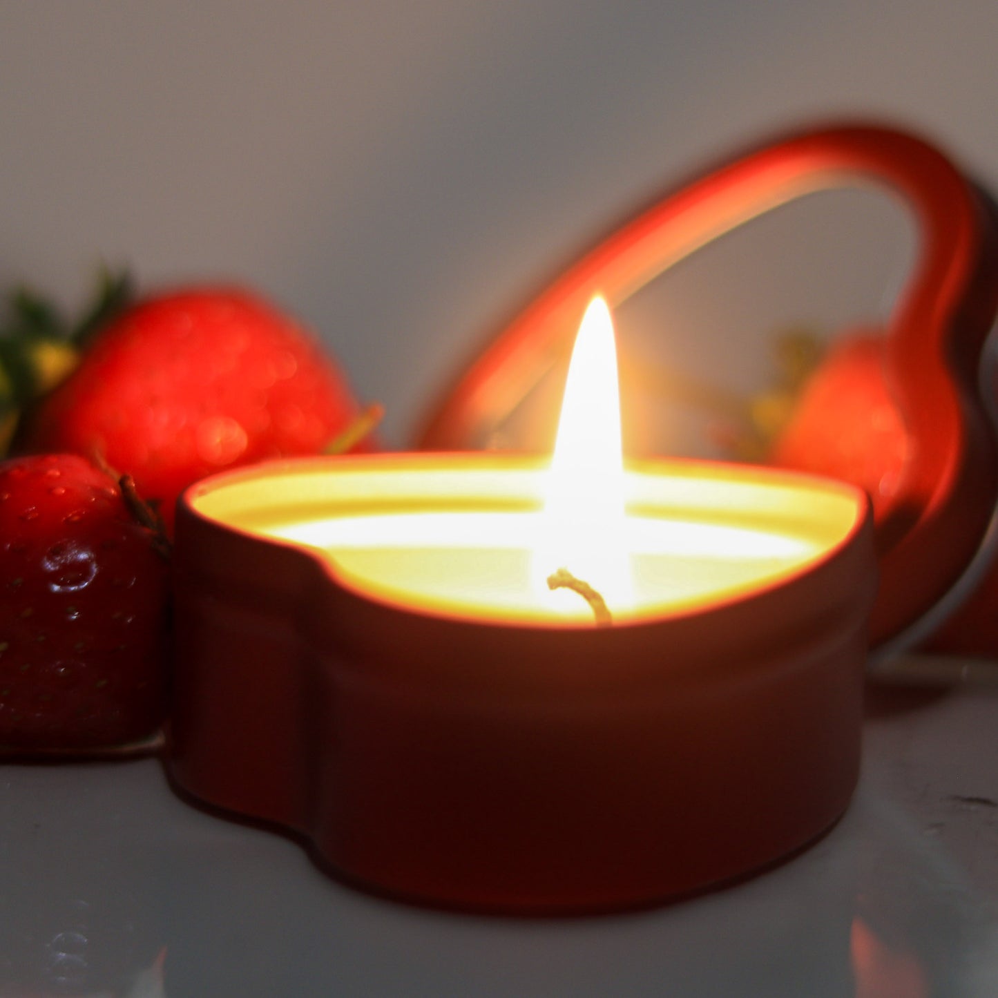 B3 strawberry & vanilla scented candles